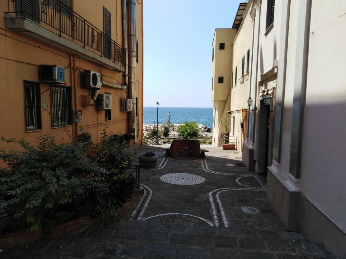 Ferienwohnung Valerio'S Flat Pozzuoli Exterior foto